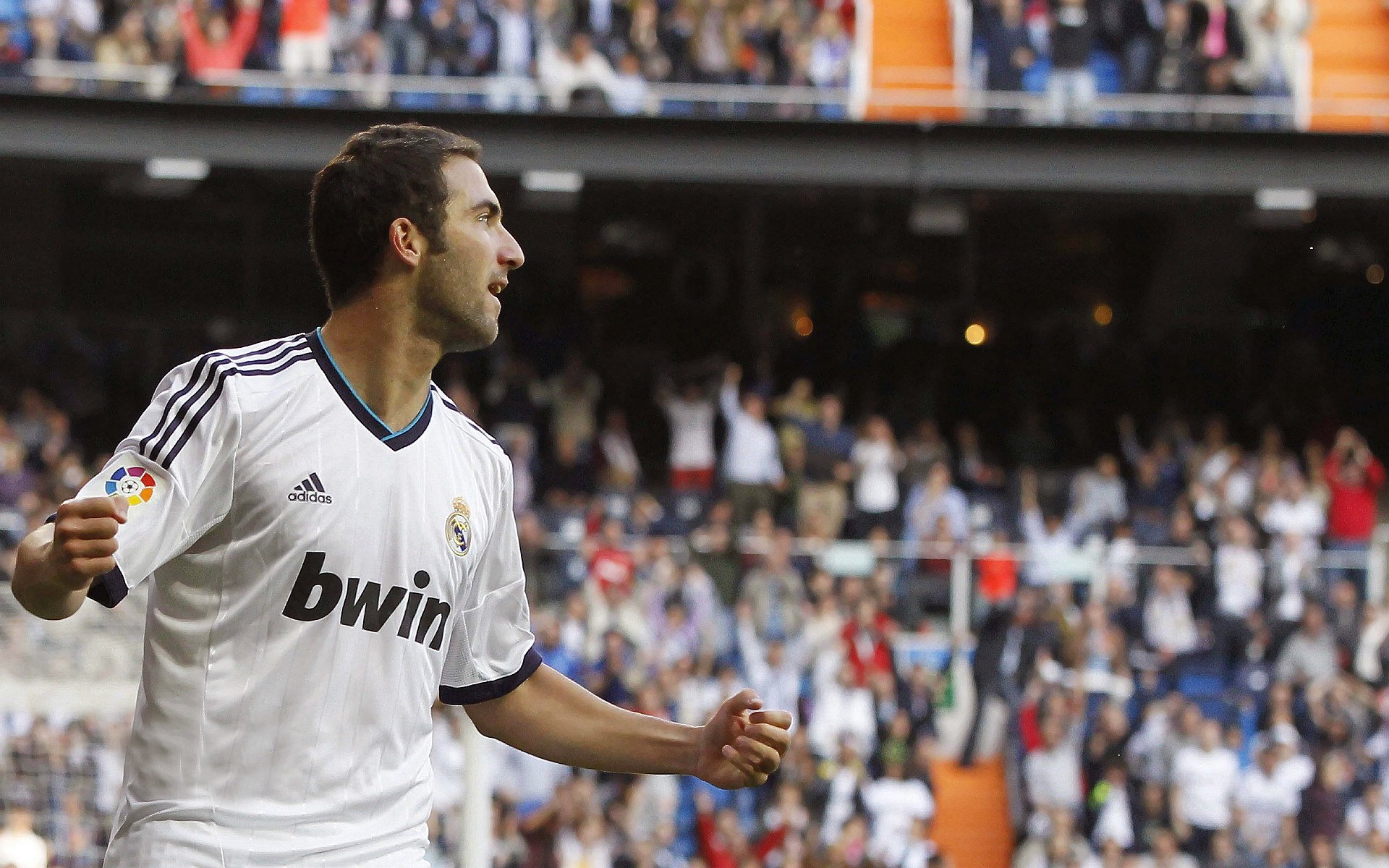 球队战术执行力提升成为本场胜利关键，球队战术怎么设置